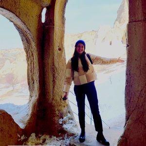 Meet your Posher, Laura